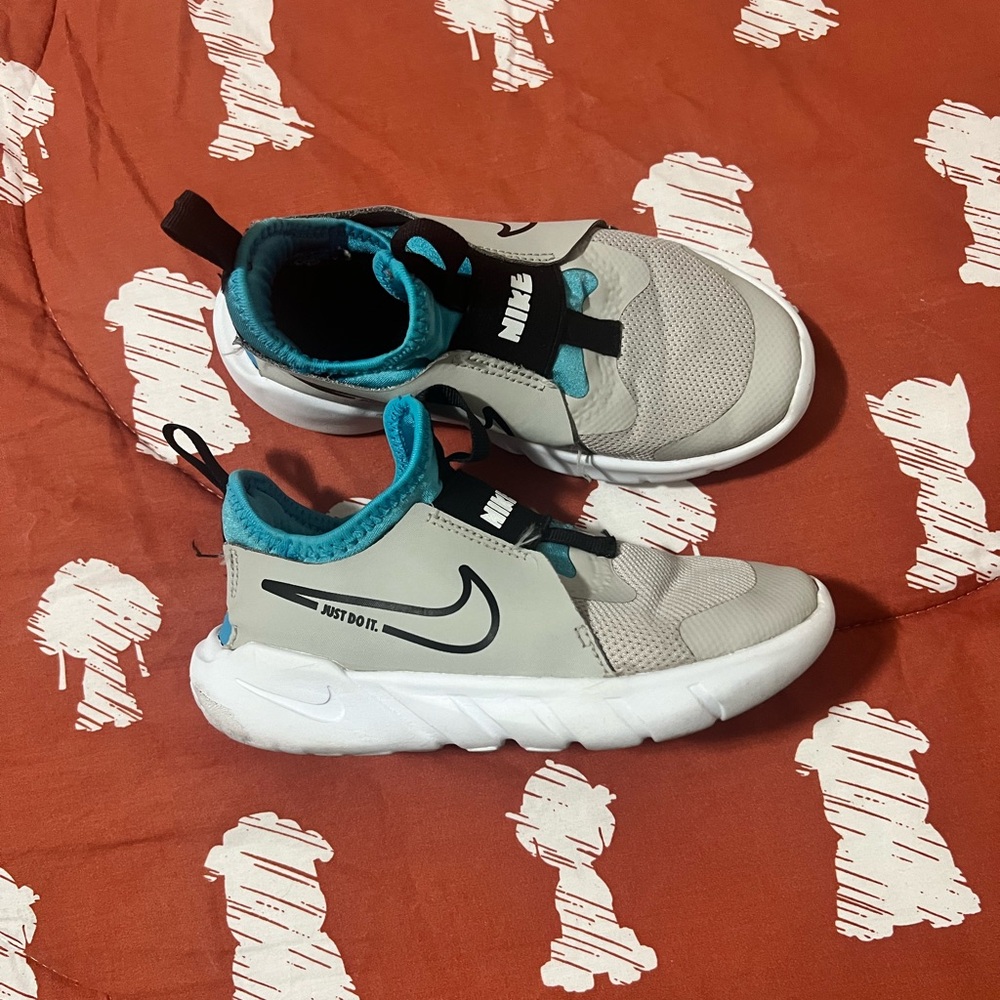 Boys nikes